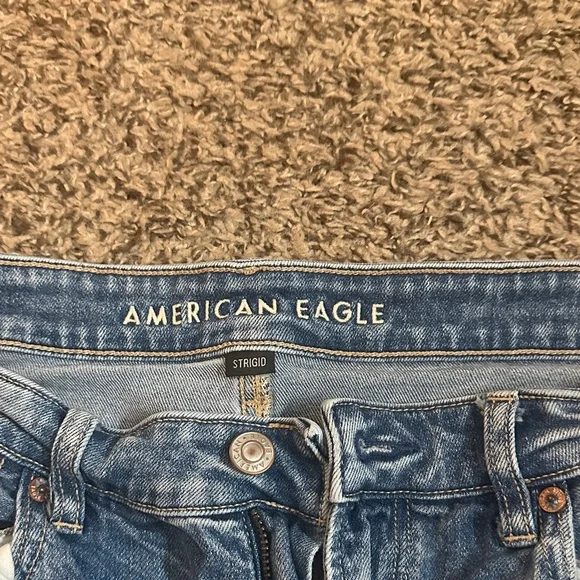 American Eagle Blue Jeans - Picture 2 of 4